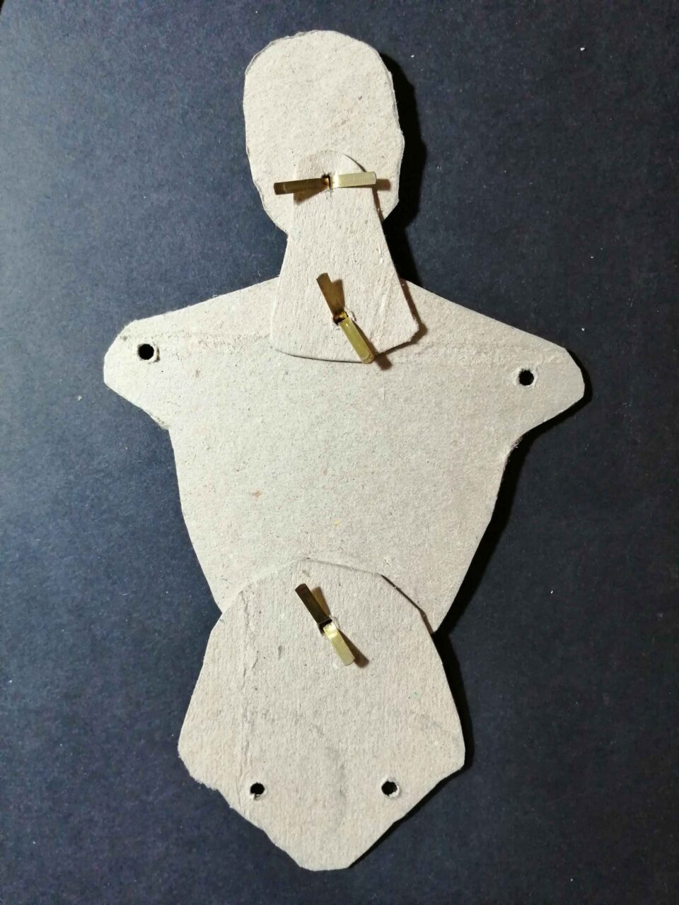 componenti del manichino assemblati: testa busto, bacino